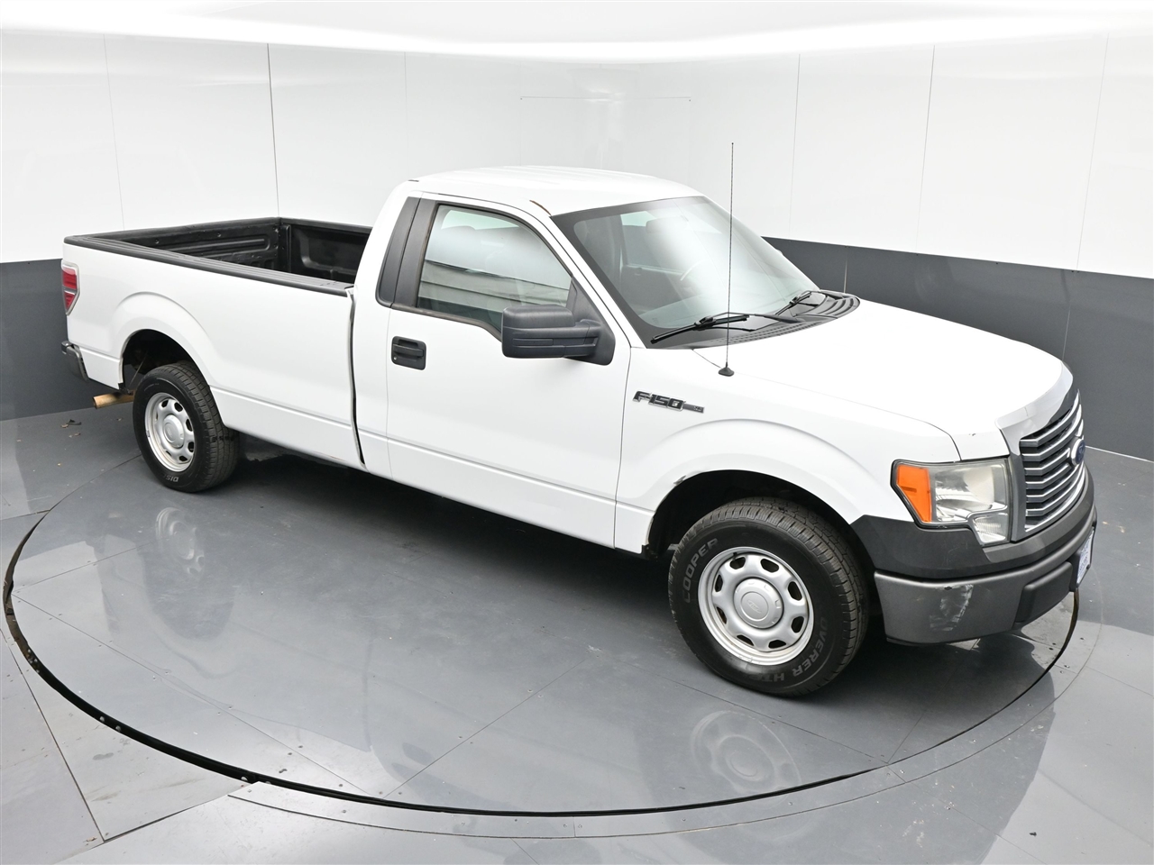 Ford F-150 XL 8-ft. Bed 2WD 2011