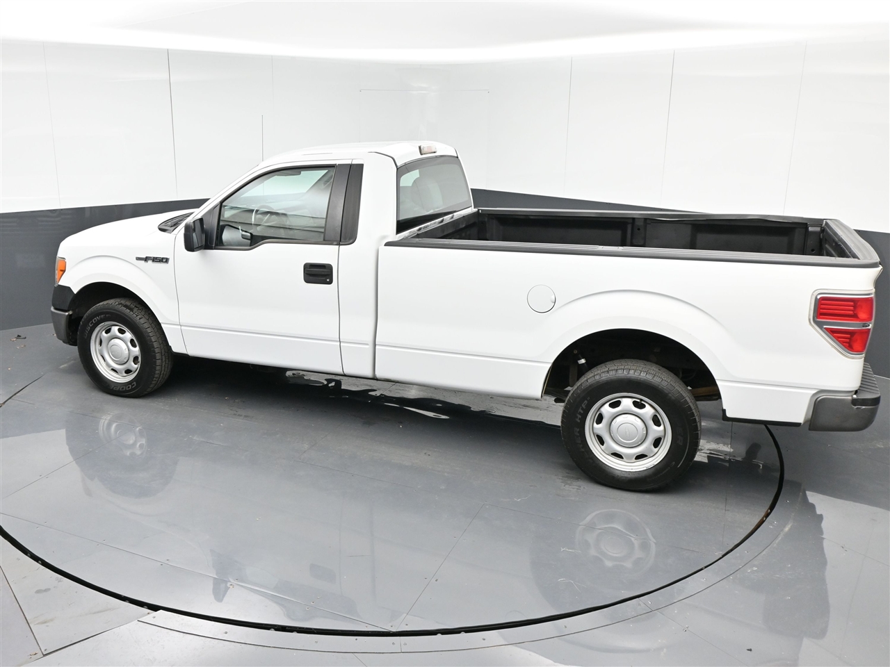 Ford F-150 XL 8-ft. Bed 2WD 2011