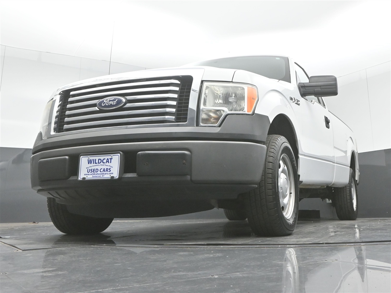 Ford F-150 XL 8-ft. Bed 2WD 2011