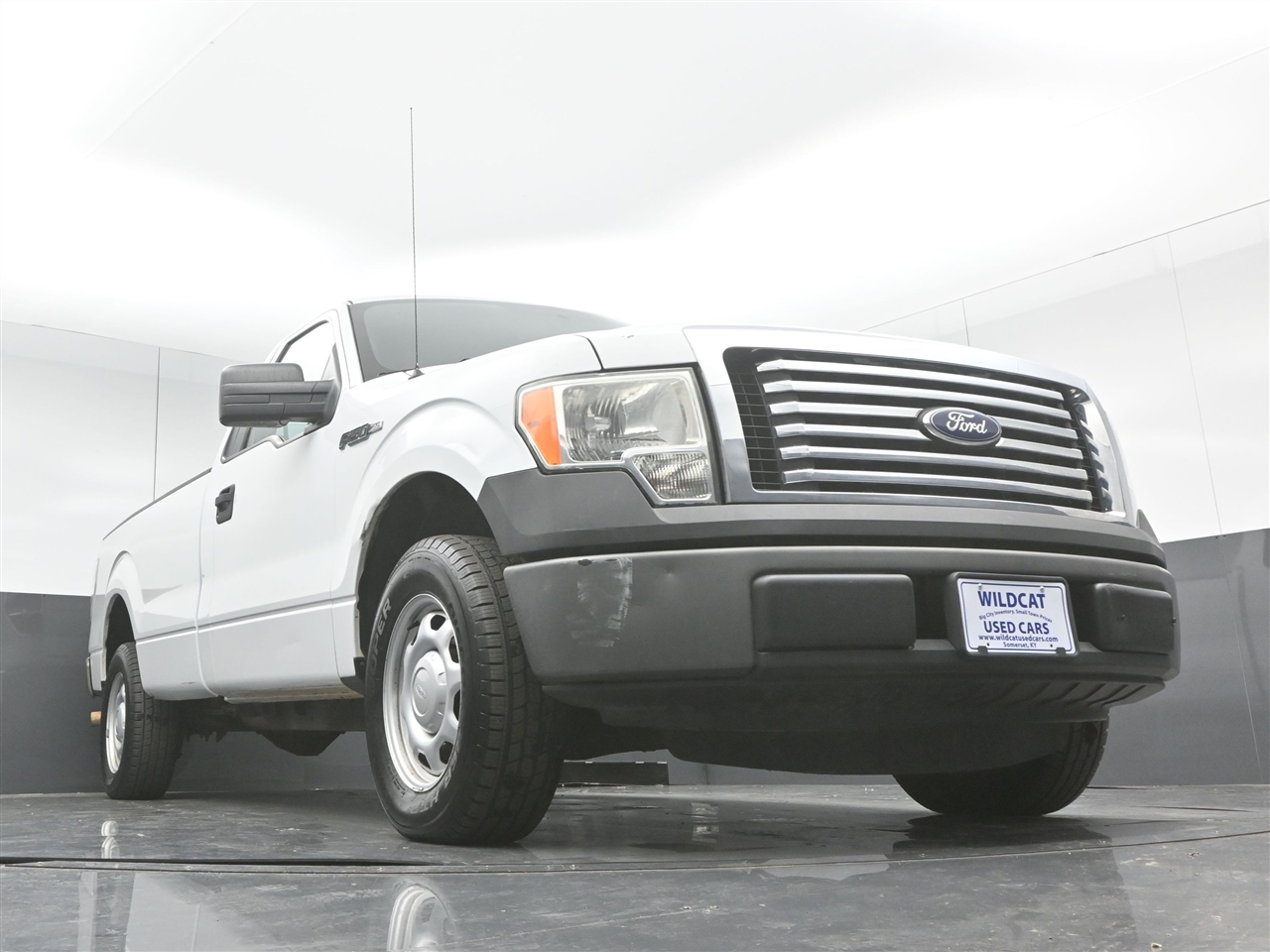 Ford F-150 XL 8-ft. Bed 2WD 2011