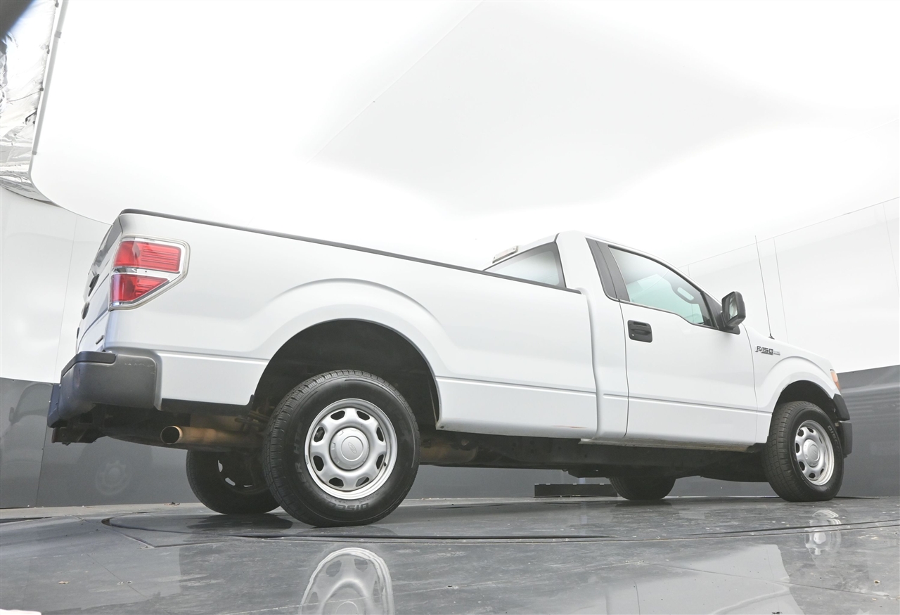 Ford F-150 XL 8-ft. Bed 2WD 2011