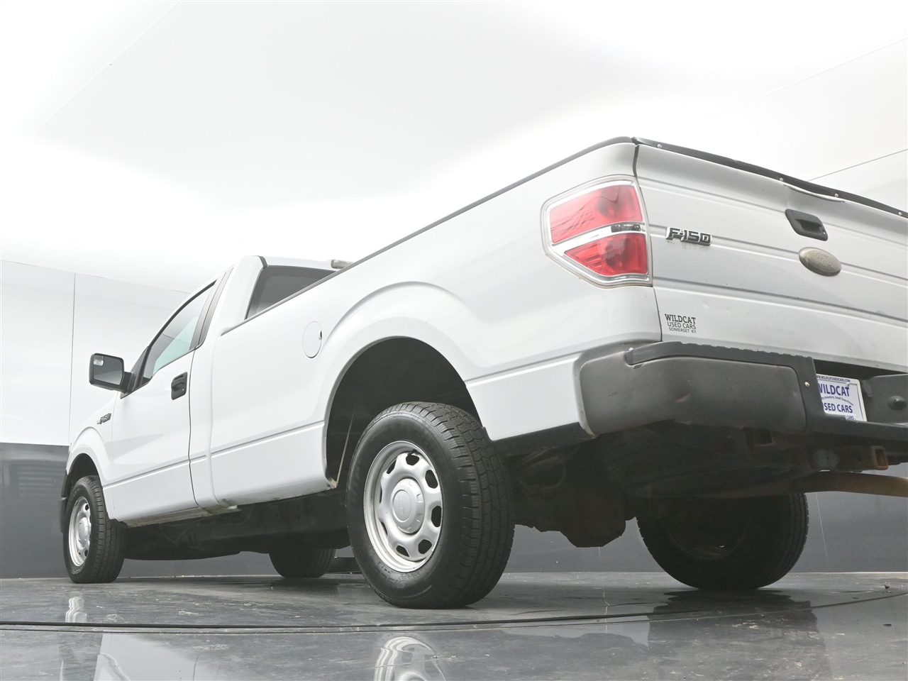 Ford F-150 XL 8-ft. Bed 2WD 2011