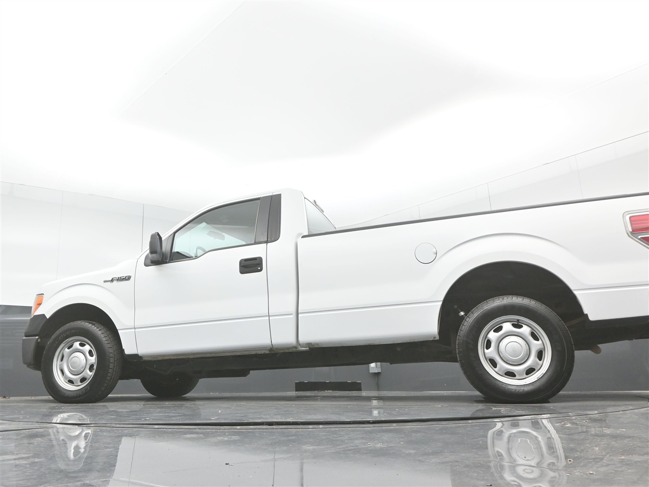Ford F-150 XL 8-ft. Bed 2WD 2011