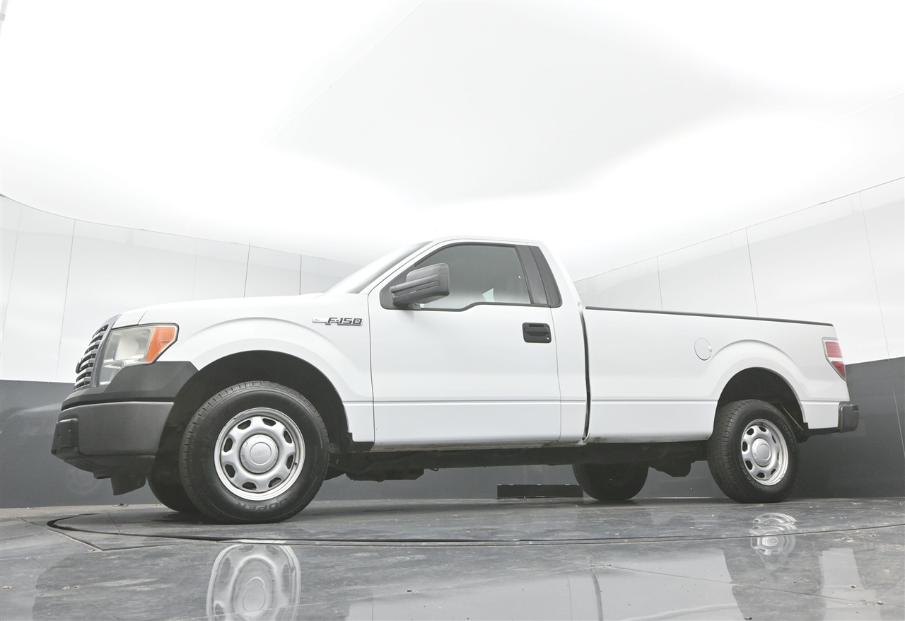 Ford F-150 XL 8-ft. Bed 2WD 2011