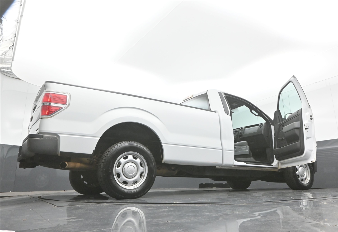 Ford F-150 XL 8-ft. Bed 2WD 2011