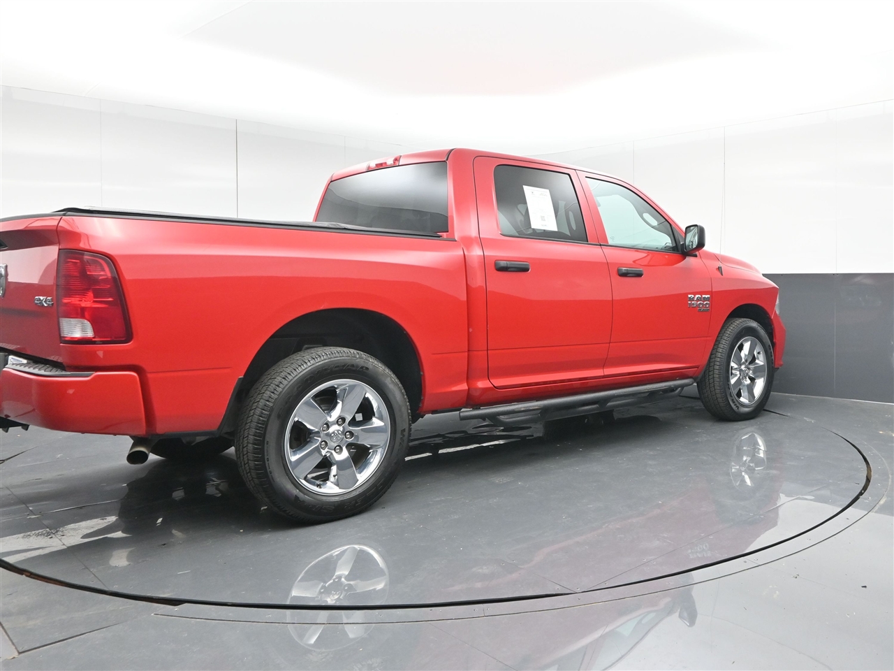 RAM 1500 Classic Tradesman Crew Cab SWB 4WD 2019