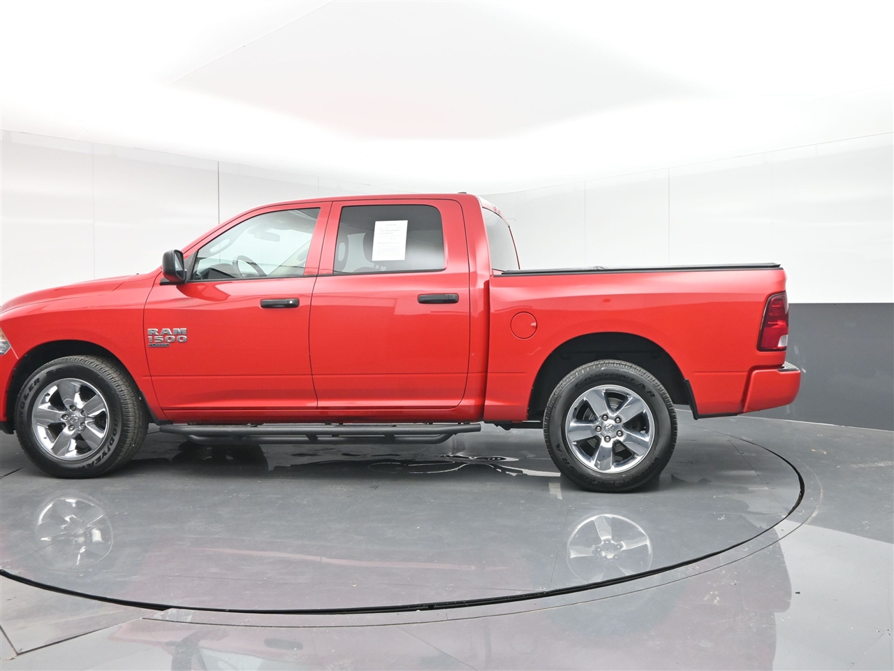 RAM 1500 Classic Tradesman Crew Cab SWB 4WD 2019