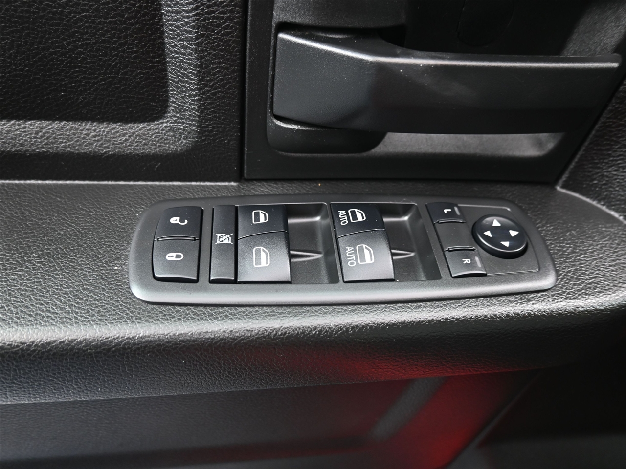 RAM 1500 Classic Tradesman Crew Cab SWB 4WD 2019