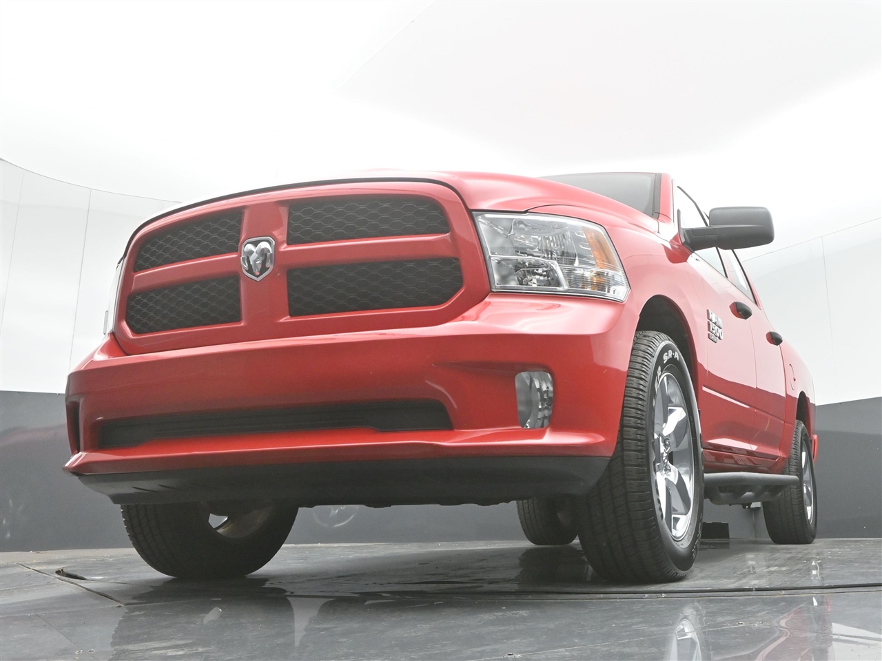 RAM 1500 Classic Tradesman Crew Cab SWB 4WD 2019