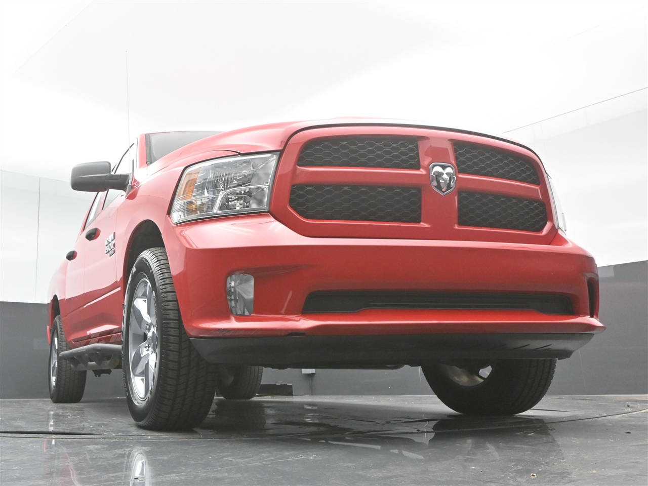 RAM 1500 Classic Tradesman Crew Cab SWB 4WD 2019