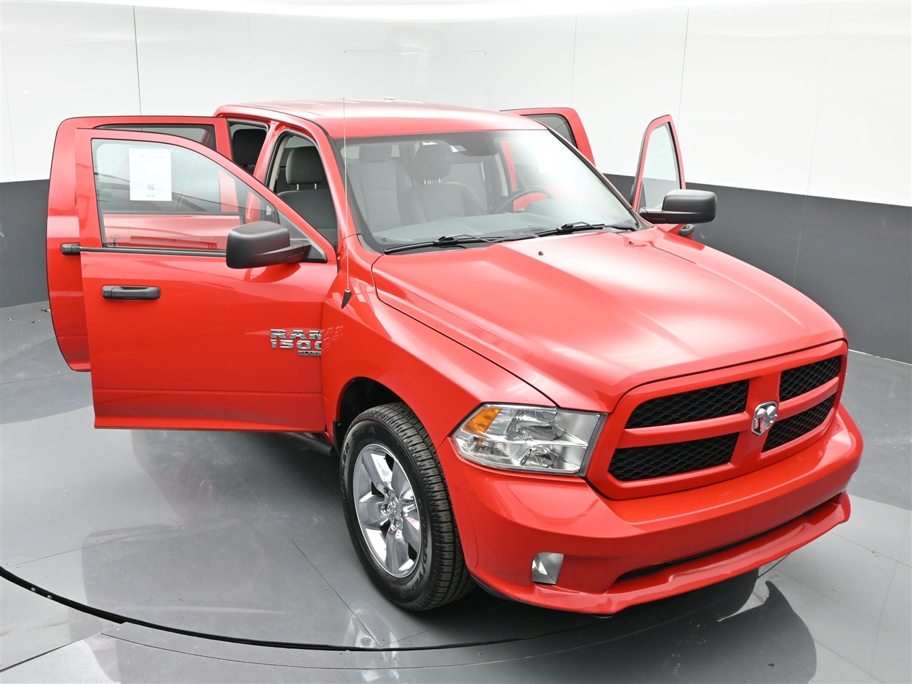 RAM 1500 Classic Tradesman Crew Cab SWB 4WD 2019