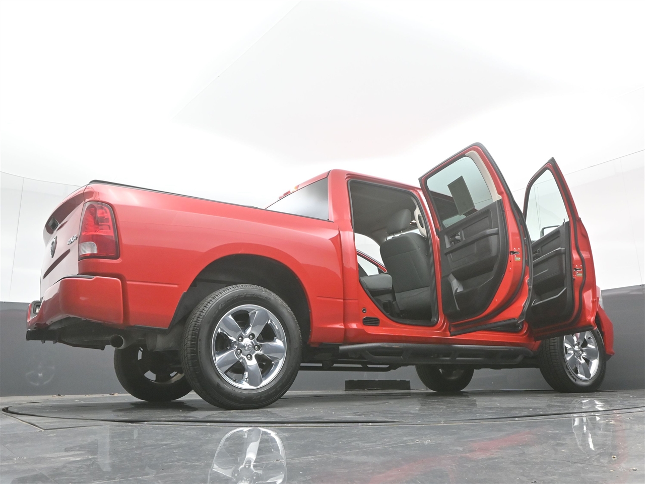 RAM 1500 Classic Tradesman Crew Cab SWB 4WD 2019