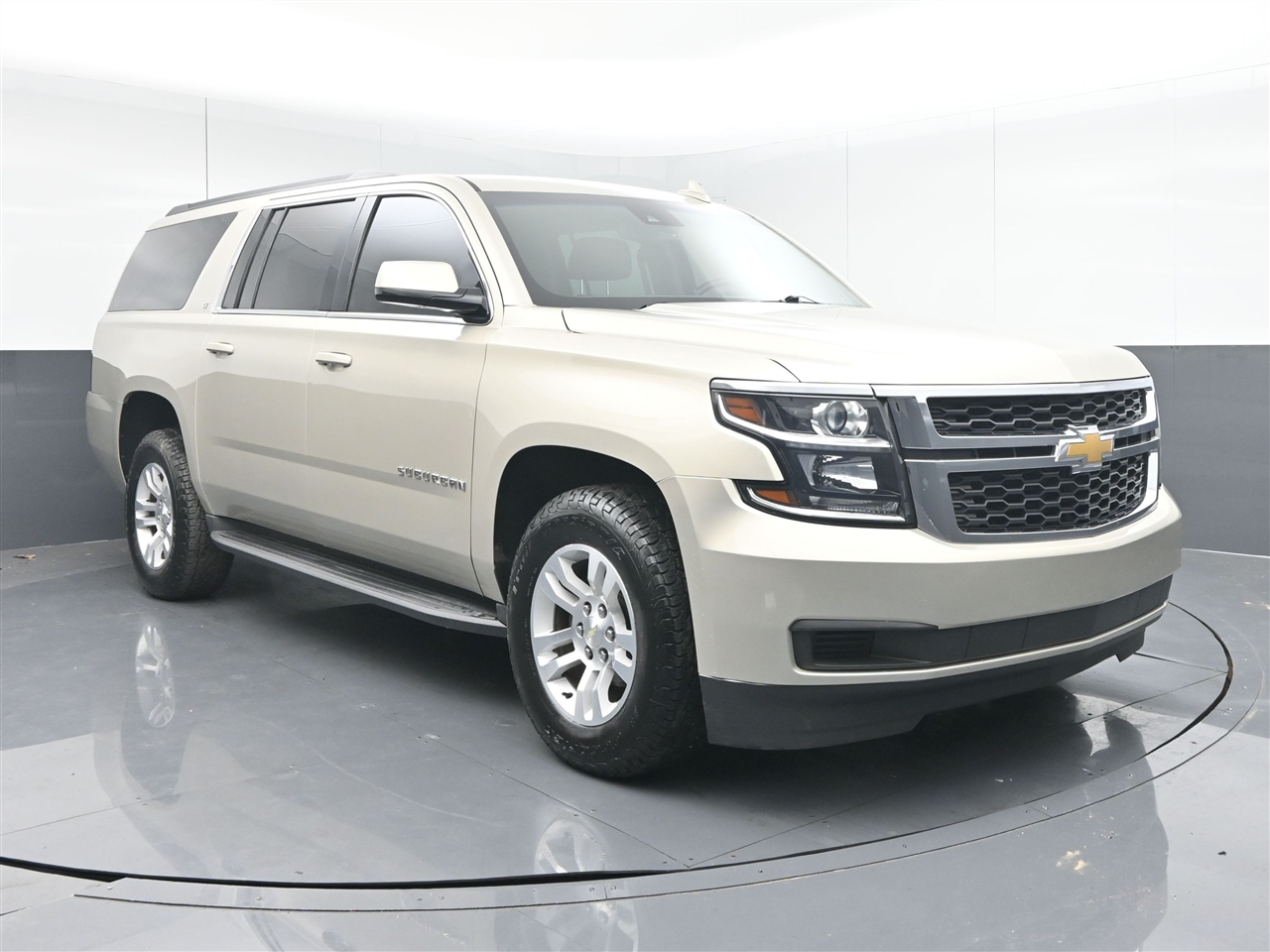 2017 Chevrolet Suburban LT's photo