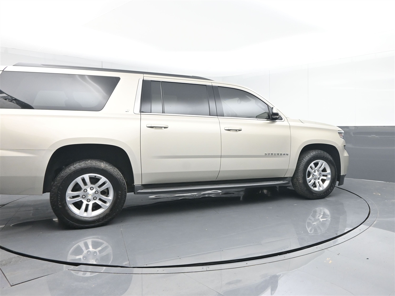 Chevrolet Suburban LT 4WD 2017