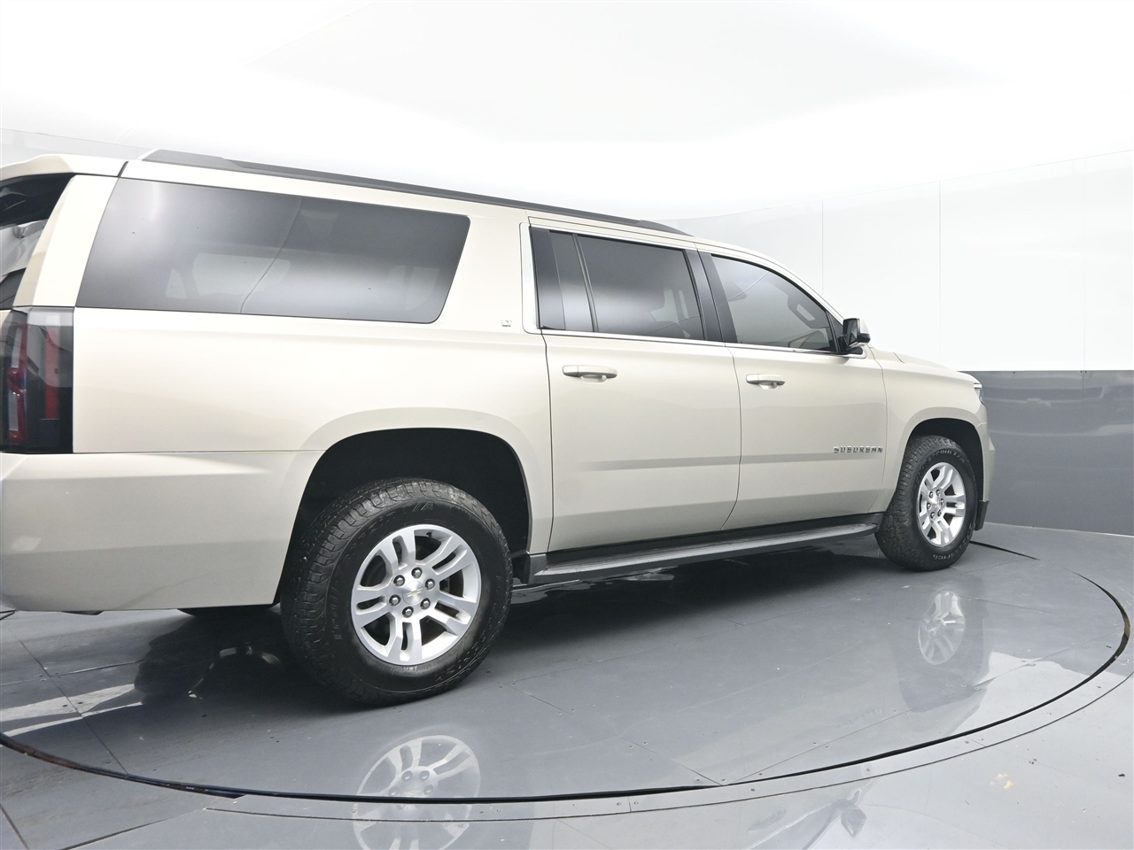 Chevrolet Suburban LT 4WD 2017