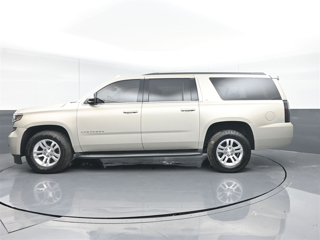 Chevrolet Suburban LT 4WD 2017