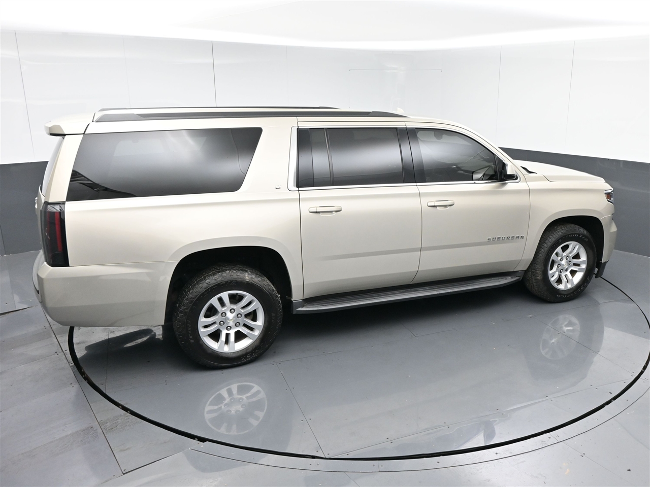 Chevrolet Suburban LT 4WD 2017