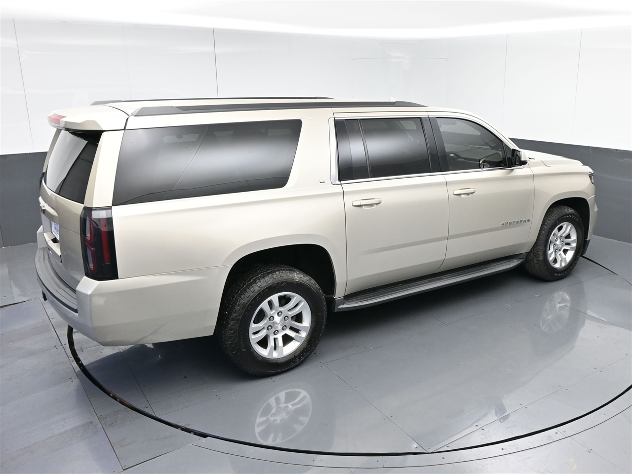 Chevrolet Suburban LT 4WD 2017