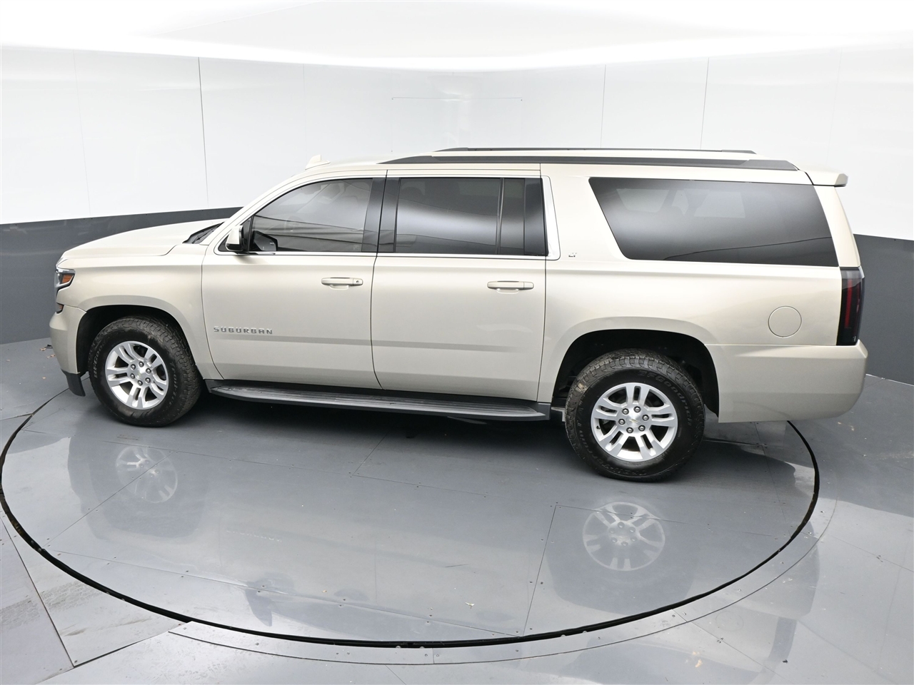 Chevrolet Suburban LT 4WD 2017