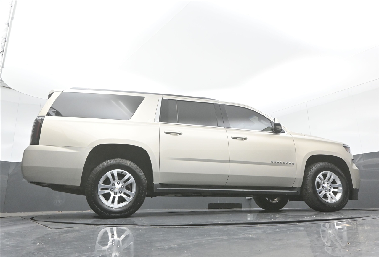Chevrolet Suburban LT 4WD 2017