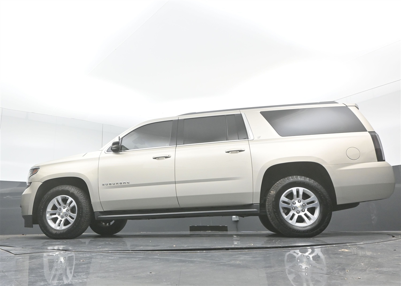 Chevrolet Suburban LT 4WD 2017