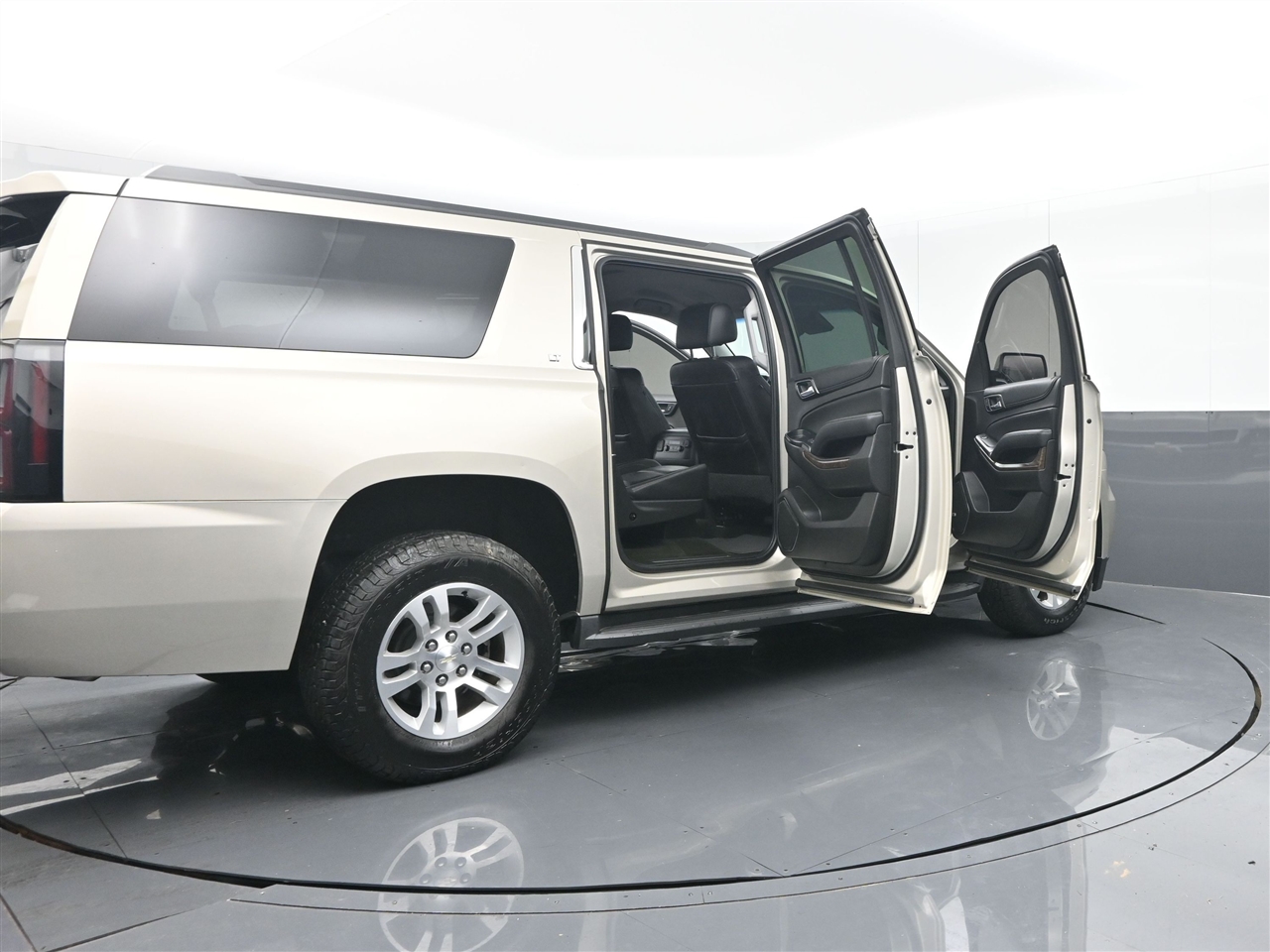 Chevrolet Suburban LT 4WD 2017