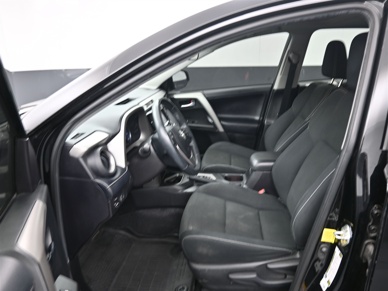 Toyota RAV4 XLE FWD 2018