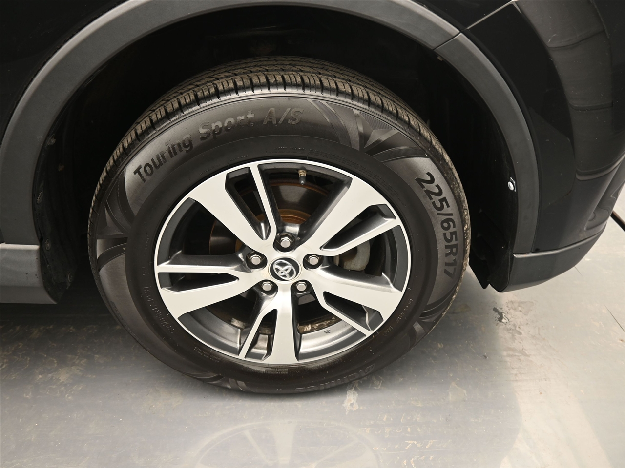 Toyota RAV4 XLE FWD 2018