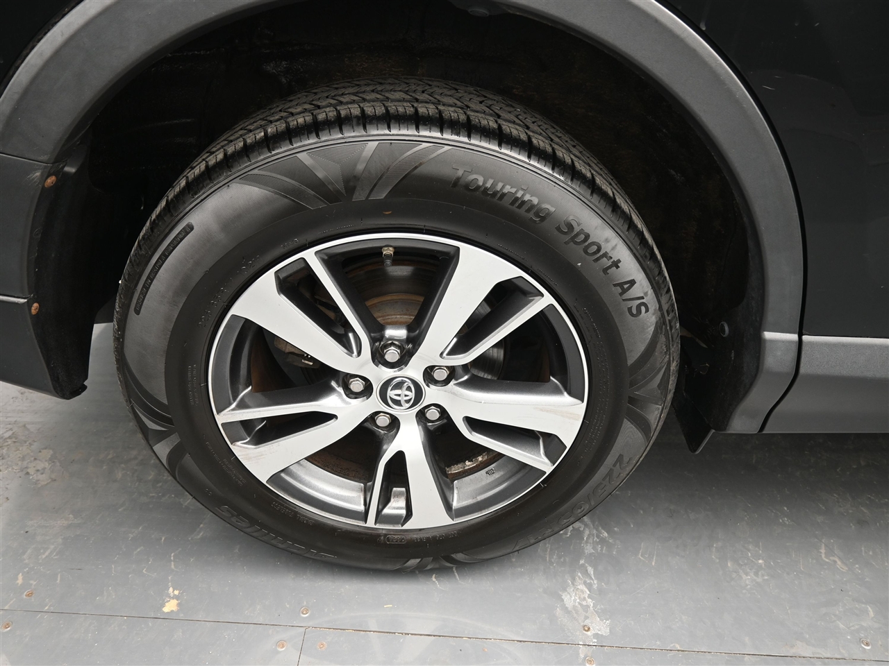 Toyota RAV4 XLE FWD 2018