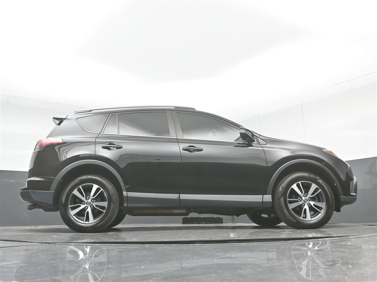 Toyota RAV4 XLE FWD 2018