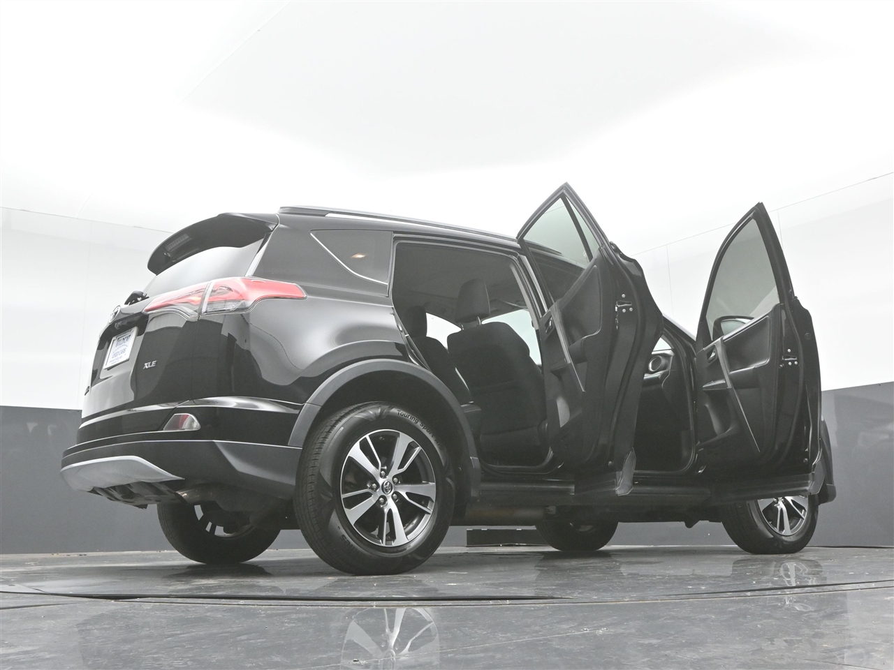 Toyota RAV4 XLE FWD 2018