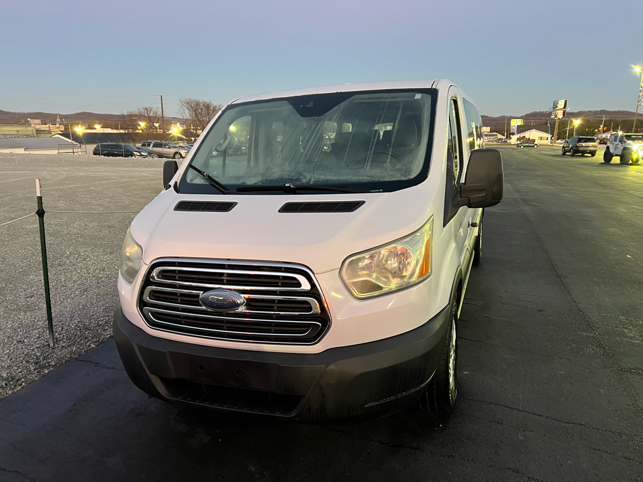 Ford Transit 350 Wagon Low Roof XLT 60/40 Pass. 148-in. WB 2015