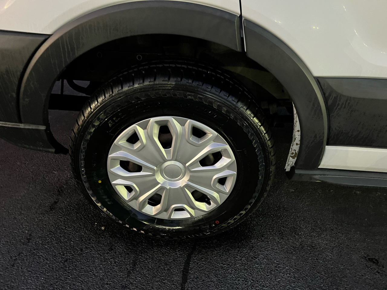 Ford Transit 350 Wagon Low Roof XLT 60/40 Pass. 148-in. WB 2015