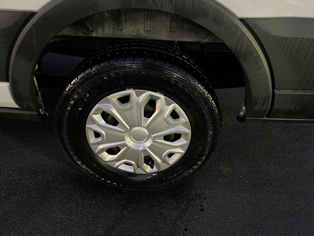 Ford Transit 350 Wagon Low Roof XLT 60/40 Pass. 148-in. WB 2015