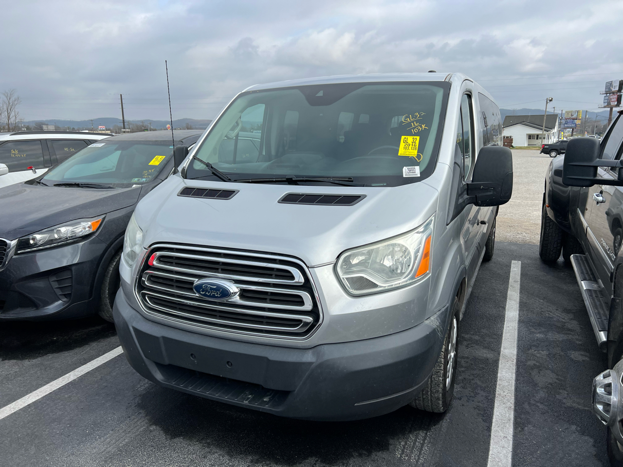 Ford Transit 350 Wagon Low Roof XLT 60/40 Pass. 148-in. WB 2016