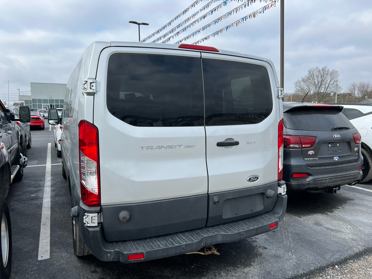 Ford Transit 350 Wagon Low Roof XLT 60/40 Pass. 148-in. WB 2016