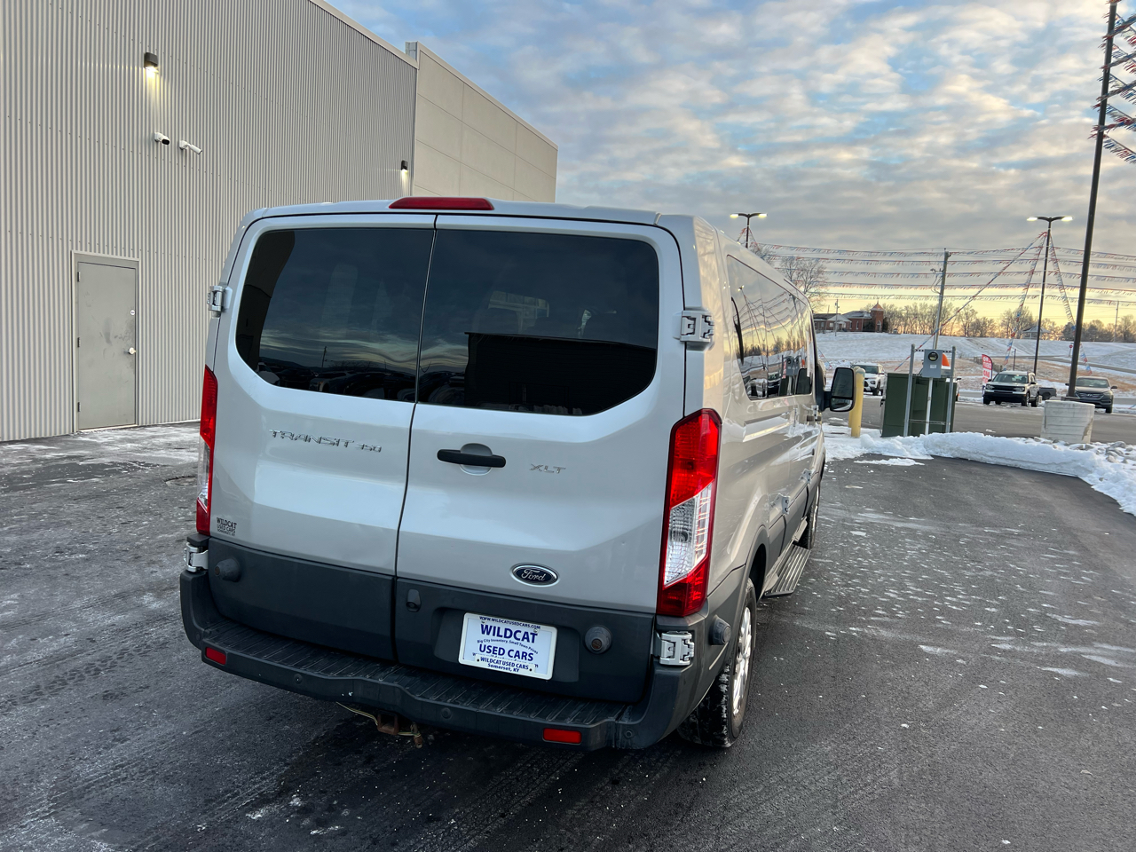 Ford Transit 350 Wagon Low Roof XLT 60/40 Pass. 148-in. WB 2016