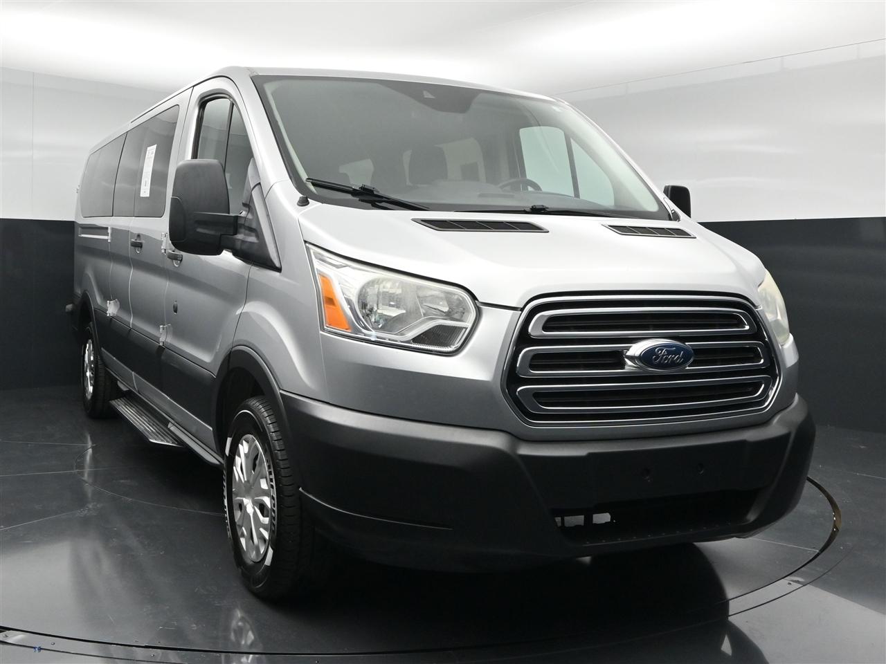 Ford Transit 350 Wagon Low Roof XLT 60/40 Pass. 148-in. WB 2016