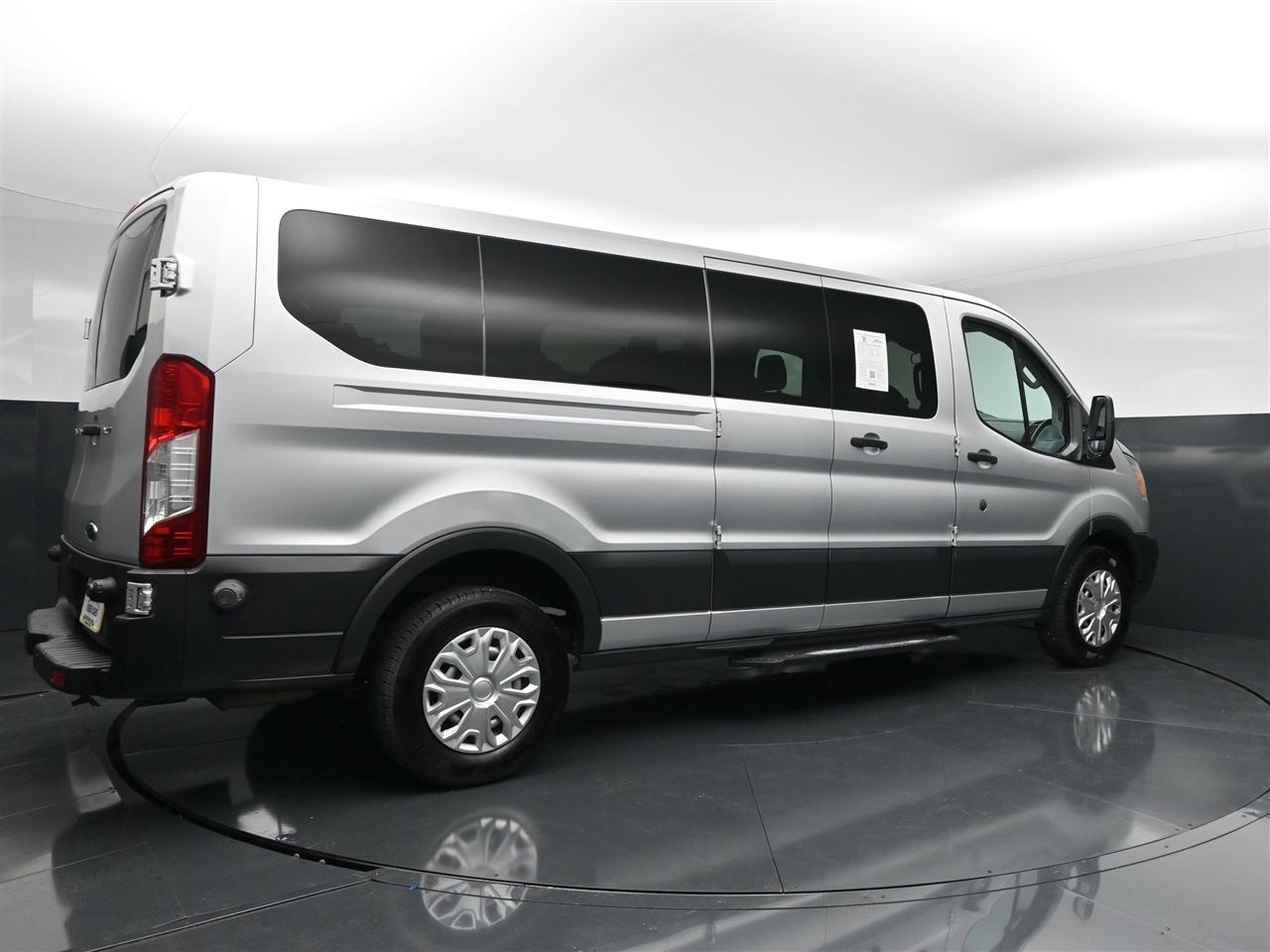Ford Transit 350 Wagon Low Roof XLT 60/40 Pass. 148-in. WB 2016