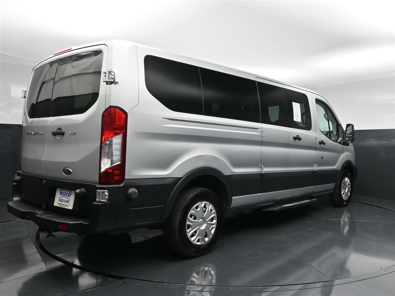 Ford Transit 350 Wagon Low Roof XLT 60/40 Pass. 148-in. WB 2016