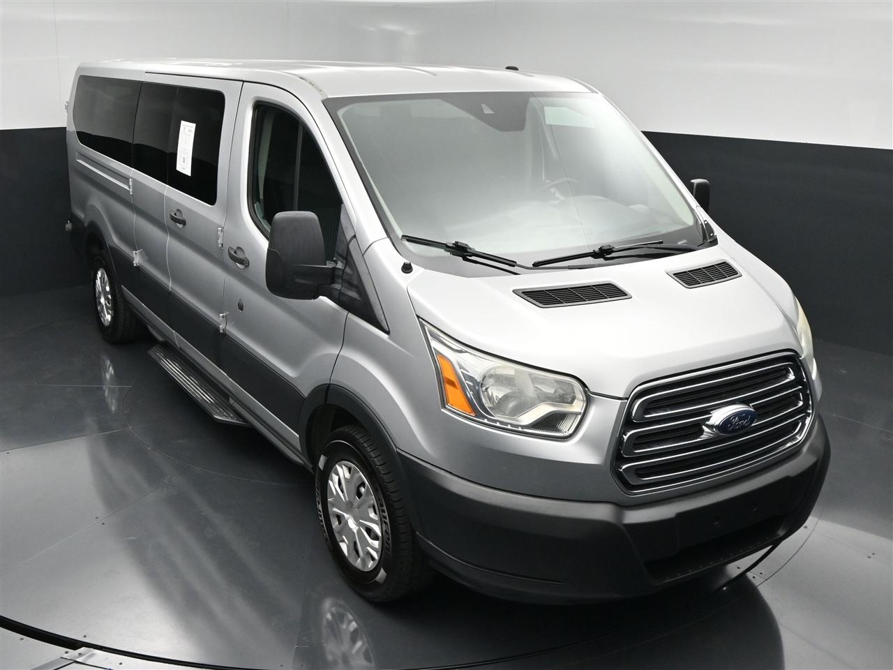 Ford Transit 350 Wagon Low Roof XLT 60/40 Pass. 148-in. WB 2016