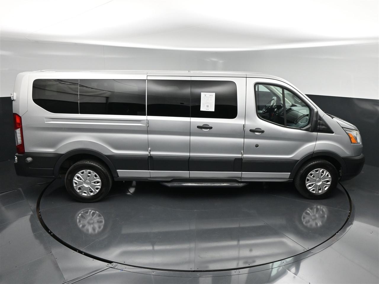 Ford Transit 350 Wagon Low Roof XLT 60/40 Pass. 148-in. WB 2016
