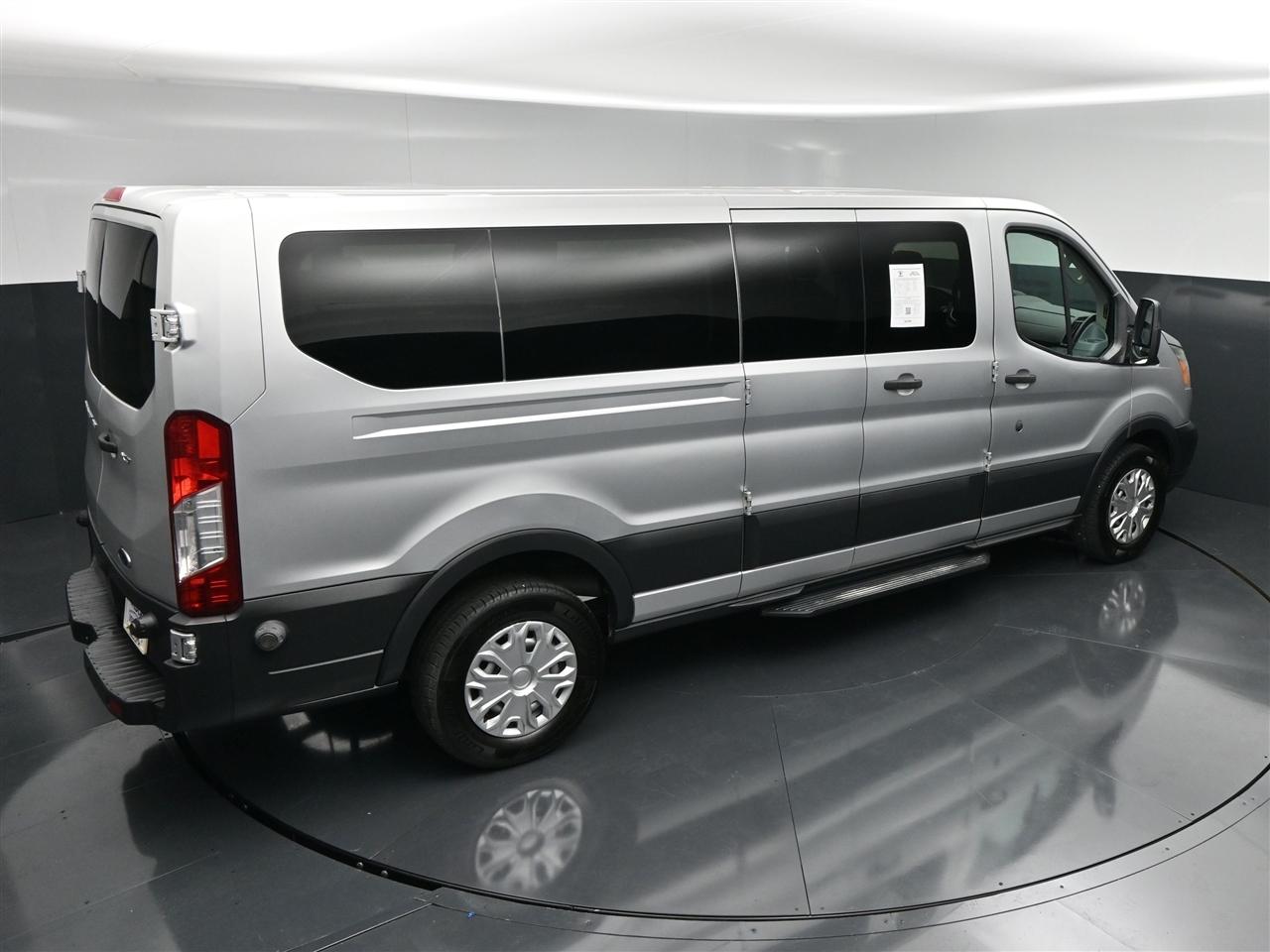 Ford Transit 350 Wagon Low Roof XLT 60/40 Pass. 148-in. WB 2016