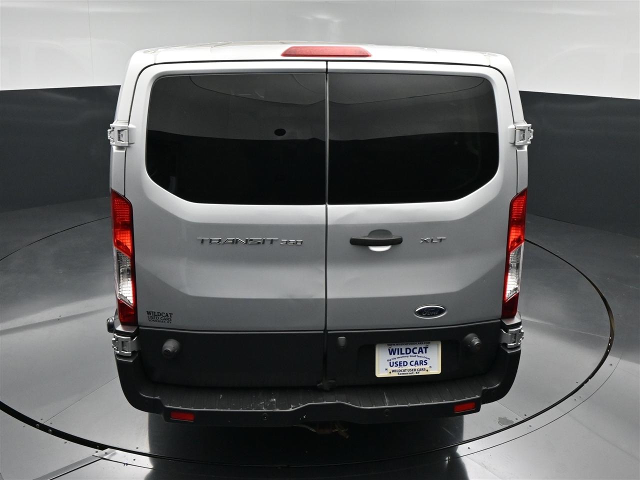 Ford Transit 350 Wagon Low Roof XLT 60/40 Pass. 148-in. WB 2016