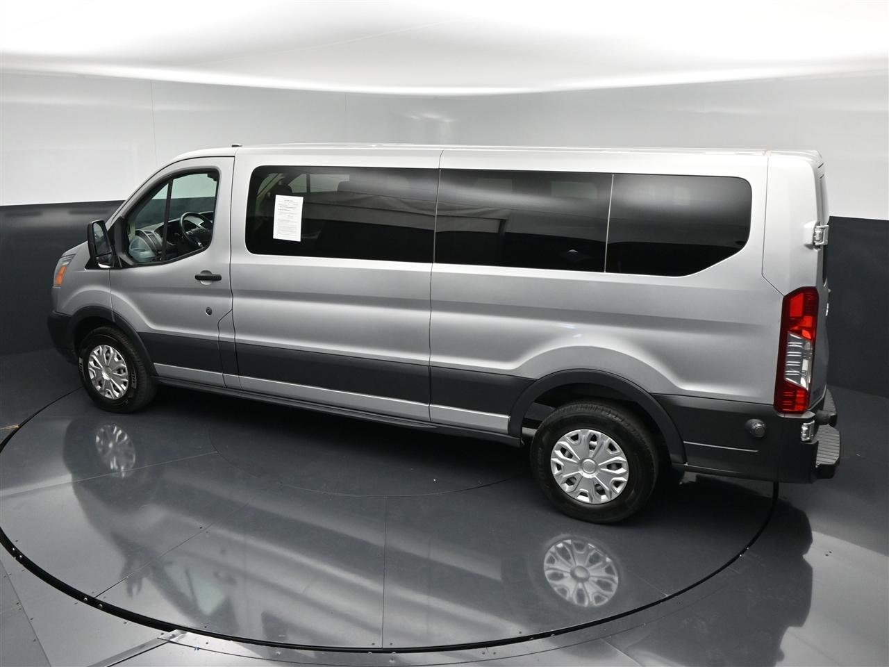 Ford Transit 350 Wagon Low Roof XLT 60/40 Pass. 148-in. WB 2016