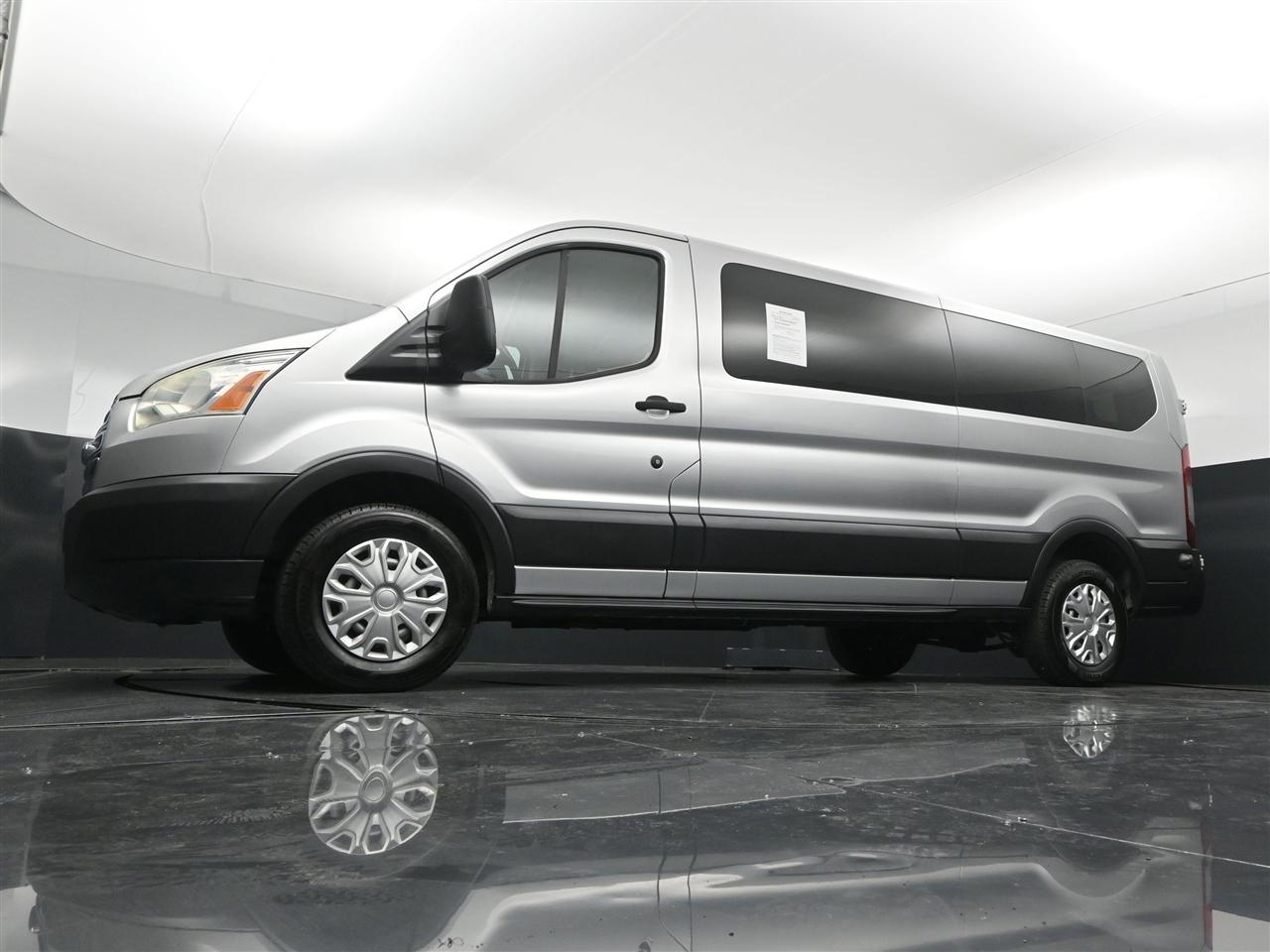 Ford Transit 350 Wagon Low Roof XLT 60/40 Pass. 148-in. WB 2016