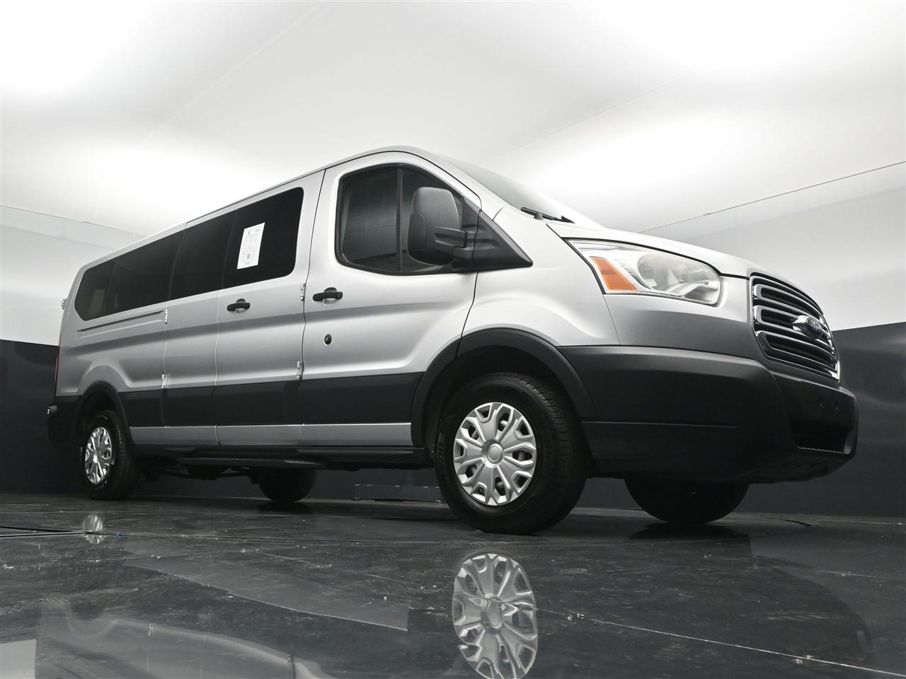 Ford Transit 350 Wagon Low Roof XLT 60/40 Pass. 148-in. WB 2016