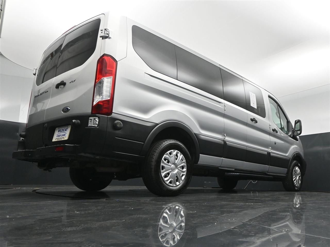Ford Transit 350 Wagon Low Roof XLT 60/40 Pass. 148-in. WB 2016