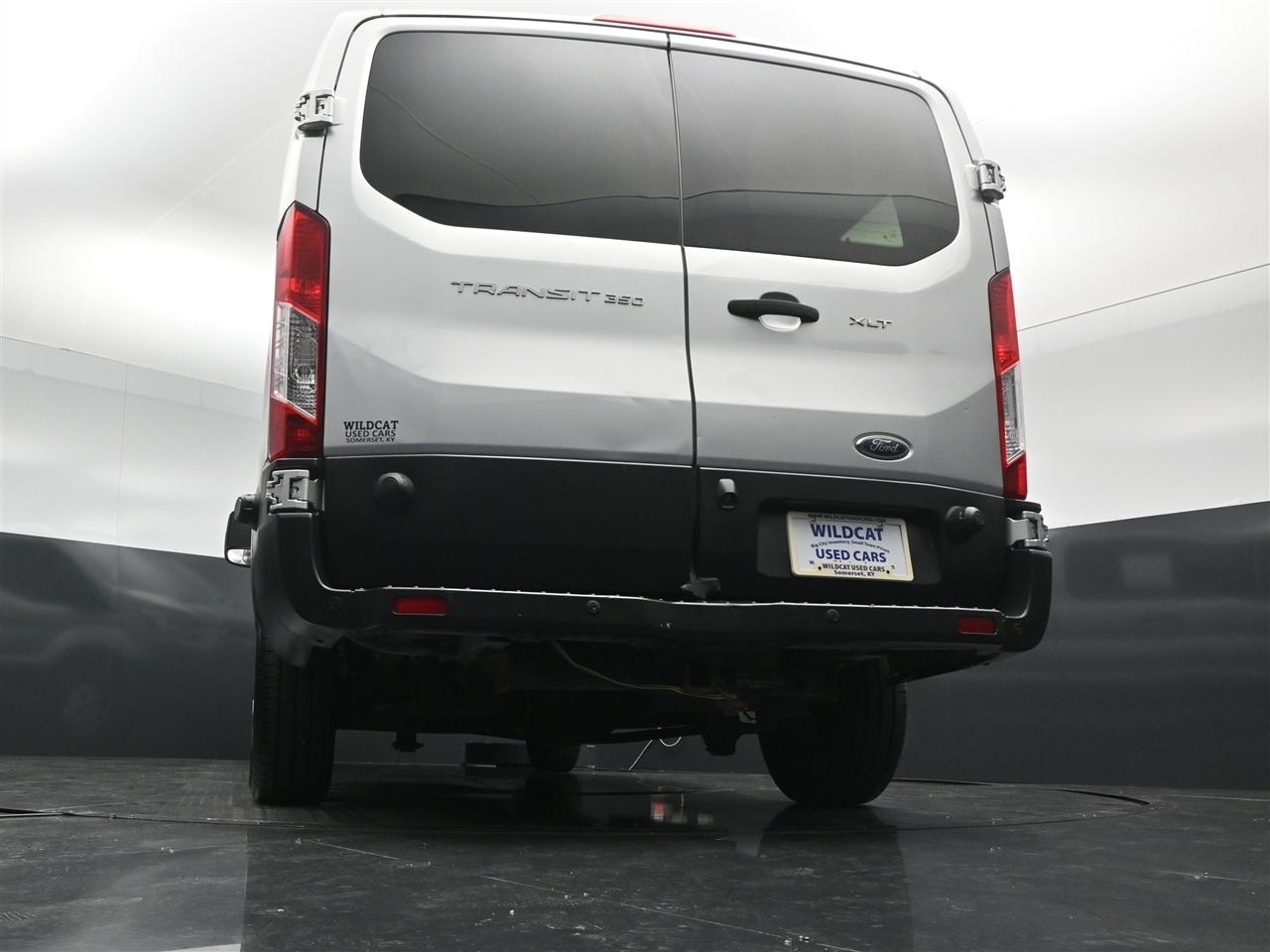 Ford Transit 350 Wagon Low Roof XLT 60/40 Pass. 148-in. WB 2016