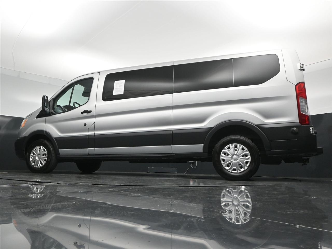 Ford Transit 350 Wagon Low Roof XLT 60/40 Pass. 148-in. WB 2016